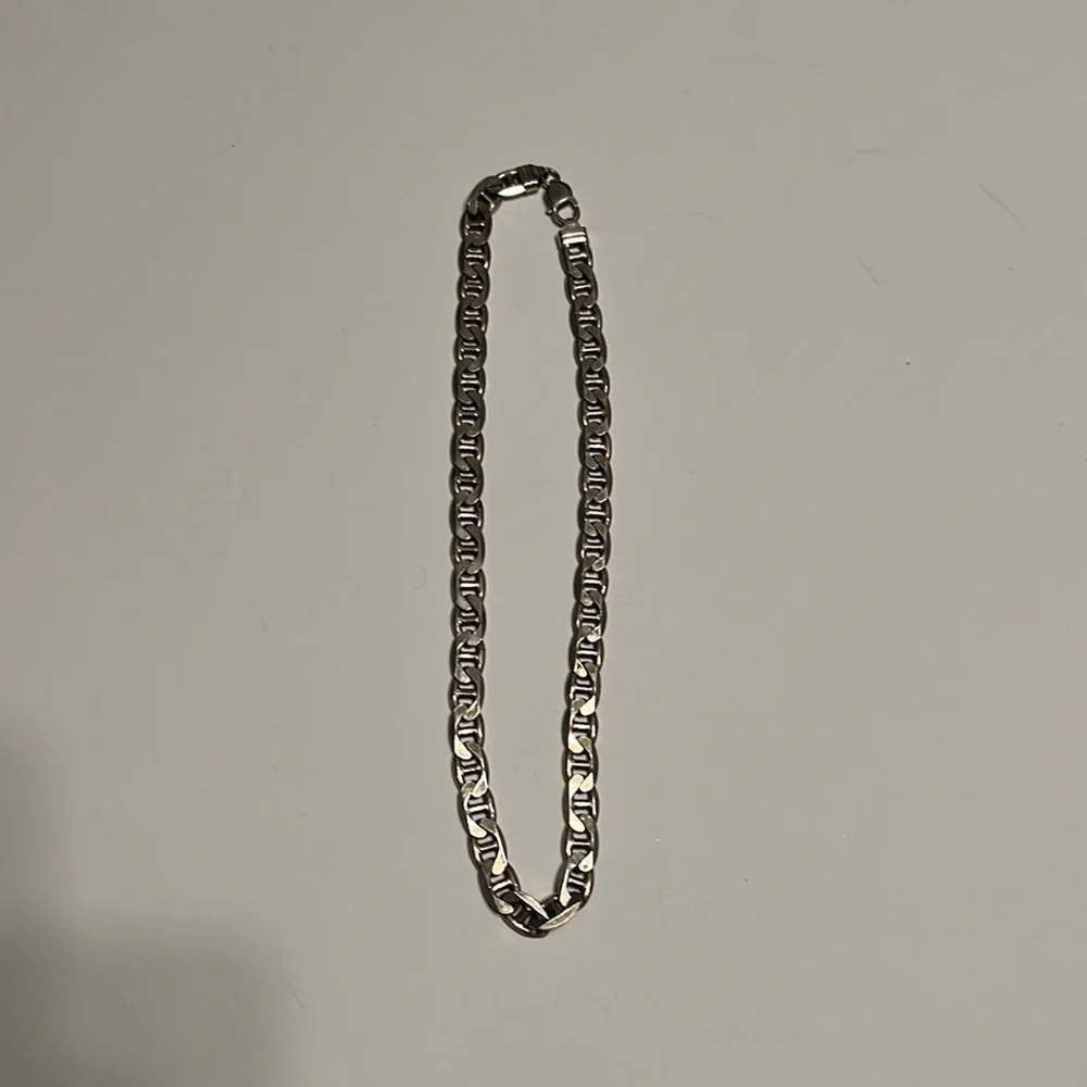 Silver Chain - Picture 1 of 5